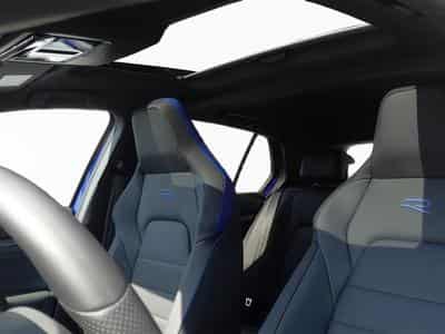 VW Golf R (2026) - Photo 3
