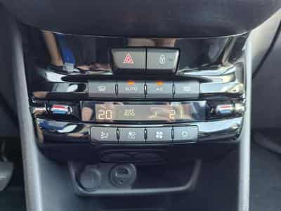 Peugeot 2008 1.6 HDI CARPLAY TOIT PANO SEMI-CUIR GPS BLUETOOTH (2017) - Foto 14