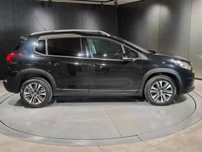 Peugeot 2008 1.6 HDI CARPLAY TOIT PANO SEMI-CUIR GPS BLUETOOTH (2017) - Foto 2