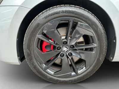 Skoda Octavia RS+DSG+AHK+LED+Navi+Side-Ass. (2025) - Foto 8