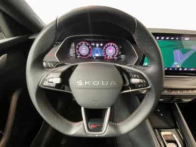 Skoda Octavia Rs+DSG+Led+Navi+AHK+sideAssist (2025) - Photo 10