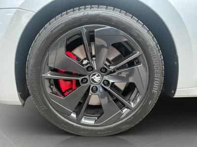 Skoda Octavia Rs+DSG+Led+Navi+AHK+sideAssist (2025) - Photo 8