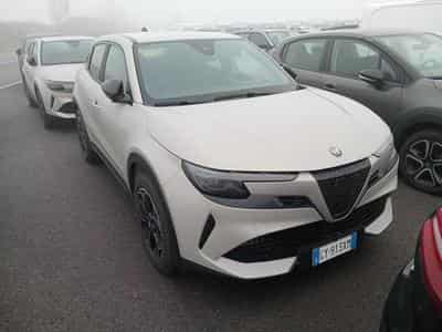 Alfa-Romeo Junior 54 kWh *1 phase charging (2025) - Photo 2