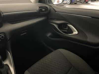 Toyota Yaris 1.5 HYBRID (2023) - Foto 9