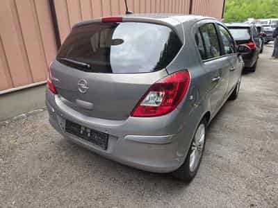 Opel Corsa COSMO 1.4 ESSENCE 101CV (2014) - Photo 4