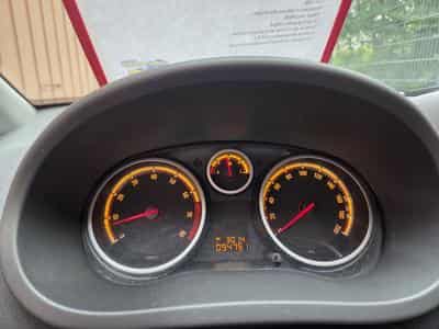 Opel Corsa COSMO 1.4 ESSENCE 101CV (2014) - Photo 8