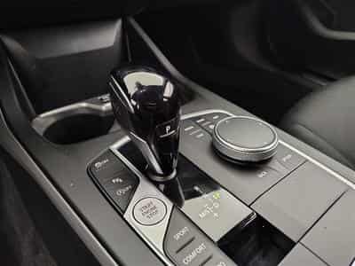 BMW 118 iA Business NAVI / FULL LED / PDC AV-AR (2023) - Foto 12