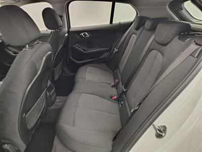 BMW 118 iA Business NAVI / FULL LED / PDC AV-AR (2023) - Foto 13