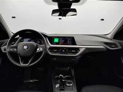 BMW 118 iA Business NAVI / FULL LED / PDC AV-AR (2023) - Foto 8