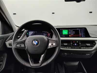BMW 118 iA Business NAVI / FULL LED / PDC AV-AR (2023) - Foto 9
