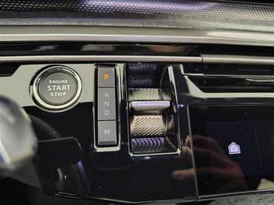 Peugeot 3008 1.2 HYBRID 145cv e-DSC6 Allure NAVI / FULL LED / CAMERA 360 (2025) - Foto 12