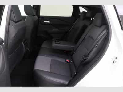 Nissan Qashqai N-Connecta Winter Comfort + PANO + 2 Tone (2025) - Photo 14