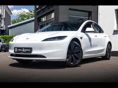 Tesla Model 3 HIGHLAND RWD - AUTOPILOT (2024) - Photo 1
