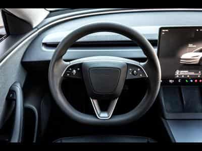 Tesla Model 3 HIGHLAND RWD - AUTOPILOT (2024) - Photo 11