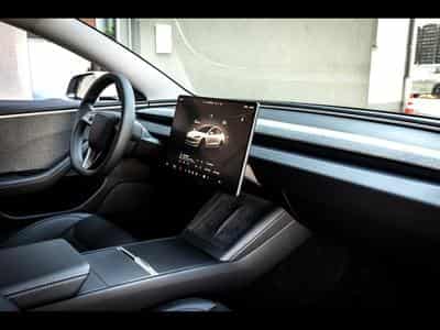 Tesla Model 3 HIGHLAND RWD - AUTOPILOT (2024) - Photo 13