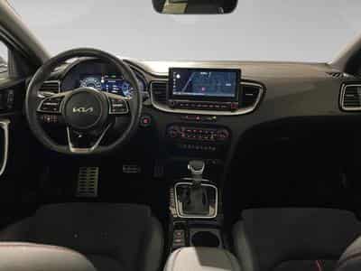 Kia ProCeed GT 1.6 T-GDI 204 DCT ISG (2023) - Photo 5