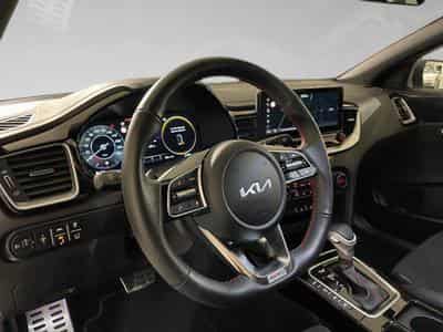 Kia ProCeed GT 1.6 T-GDI 204 DCT ISG (2023) - Photo 8