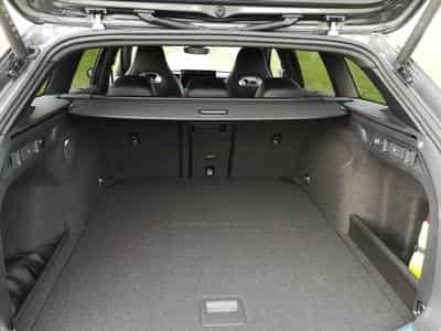 VW Passat 2.0 TDI 193 DSG 4 Motion R-Line (2026) - Foto 11