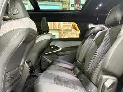 Peugeot 5008 5008 1.2 Hybrid 145cv Auto GT (2025) - Foto 6