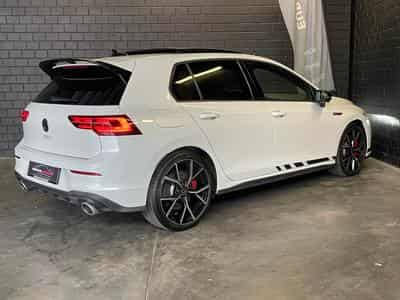 VW Golf GTI Clubsport 2.0 TSI 300CV DSG7 *PANO* MATRIX *ESTORIL* (2024) - Foto 4