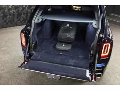 Rolls-Royce Cullinan 6.75 V12 - Midnight Sapphire (2023) - Foto 11