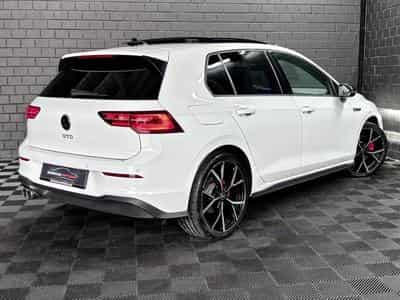 VW Golf GTD 2.0 TDI DSG7 200 CV *PANO* MATRIX * HARMAN * ATTELAGE * (2024) - Foto 6