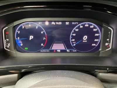 VW T-Roc R+DSG+4Motion+LM19+Matrix+Navi+BlackStyle (2024) - Photo 11