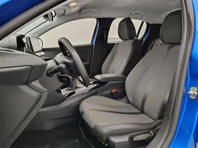 Peugeot 208 1.2i PureTech 100Cv Allure CARPLAY / PDC (2024) - Foto 7