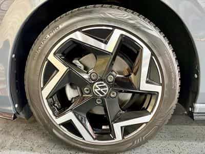 VW Golf Golf VIII 1.5 E-TSi 150cv Auto R-LINE (2025) - Photo 3