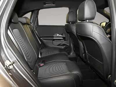 Mercedes 250 (2025) - Foto 4