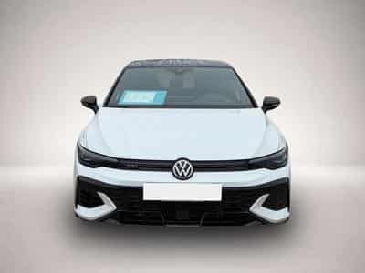 VW Golf (2024) - Photo 8