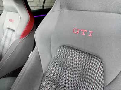 VW Golf GTI 2.0 TSI BVM6 245 CV *BOITE MECA* JANTES 19* CARPLAY* (2023) - Foto 8
