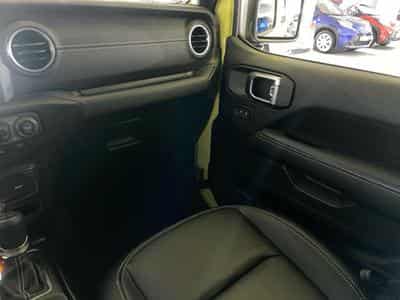 Jeep Wrangler 2.0 SAHARA Turbo 272hp AT8 4x4 (2022) - Photo 9