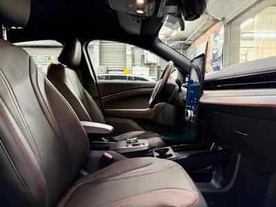 Ford Mustang Mach-E (2024) - Foto 8