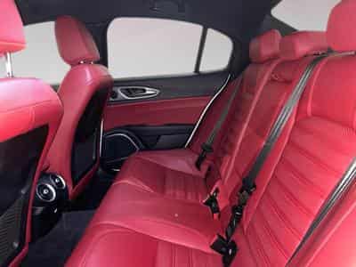 Alfa-Romeo Giulia 2.0 TB 280 Q4 Veloce AUTO (2021) - Photo 12