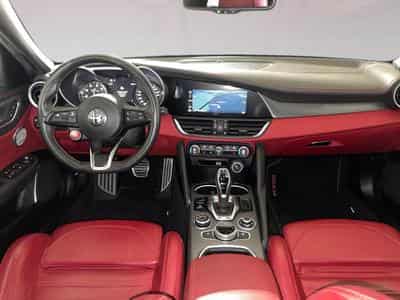 Alfa-Romeo Giulia 2.0 TB 280 Q4 Veloce AUTO (2021) - Photo 13