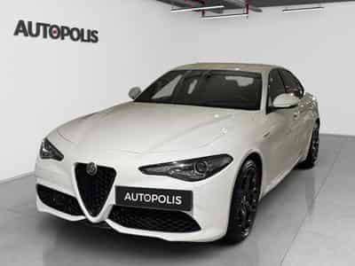 Alfa-Romeo Giulia 2.0 TB 280 Q4 Veloce AUTO (2021) - Photo 2