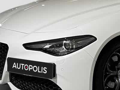 Alfa-Romeo Giulia 2.0 TB 280 Q4 Veloce AUTO (2021) - Photo 4