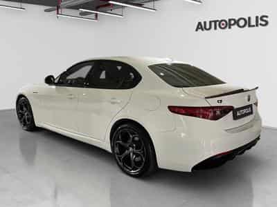Alfa-Romeo Giulia 2.0 TB 280 Q4 Veloce AUTO (2021) - Photo 6