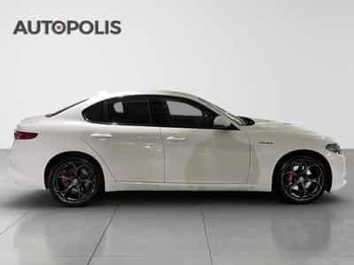 Alfa-Romeo Giulia 2.0 TB 280 Q4 Veloce AUTO (2021) - Photo 9