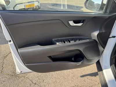 Kia Stonic Pulse 1.0T ISG (2024) - Foto 7