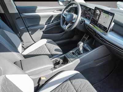 VW Golf (2025) - Photo 6