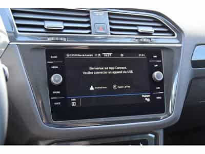 VW Tiguan 1.5 TSI Elegance DSG ACC GPS LANE SIDE KEYLESS ATT RMQ 1° M. (2024) - Photo 12