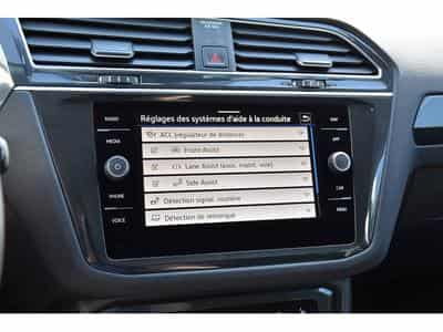 VW Tiguan 1.5 TSI Elegance DSG ACC GPS LANE SIDE KEYLESS ATT RMQ 1° M. (2024) - Photo 13