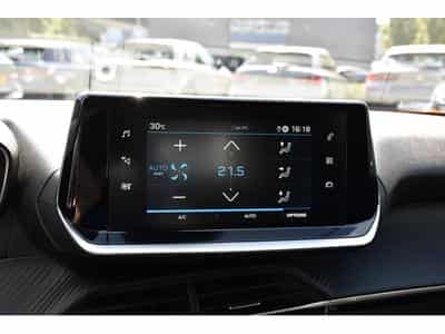Peugeot 2008 1.2 PureTech Style CLIMA REGUL LANE CAM 1° MAIN (2025) - Photo 13