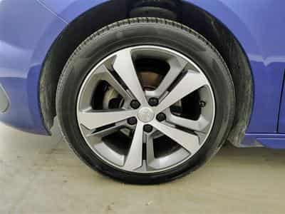 Peugeot 308 1.2 PureTech GT Line *NAVI/FULL LED/CAM360/T.PANO/JA17* (2019) - Photo 6