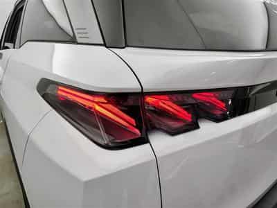 Peugeot 5008 1.2 Hybrid 145Cv e-DCS6 GT 7PL / NAVI / CARPLAY / CAMERA (2025) - Photo 14