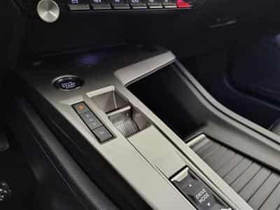 Peugeot 408 1.2 Hybrid 136cv e-DCS6 Allure Pack NAVI / CARPLAY / CAMERA (2025) - Photo 12