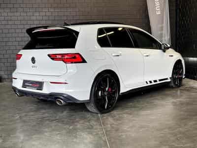 VW Golf GTI Clubsport 2.0 TSI 300 CV DSG7 * MATRIX *PANO* *HARMAN* C (2024) - Photo 5