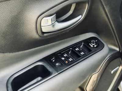 Jeep Renegade Renegade PHEV 1.3 T4 AWD S DDCT Garantie✅✅✅ (2022) - Photo 10